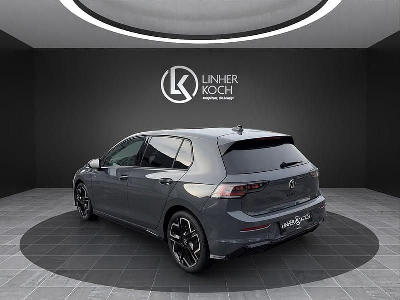 Neu VW Golf VIII Sport 115 PS (84 kW) 2026 Mittelgrau  metallic