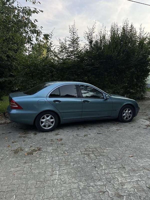 Gebraucht Mercedes C200 Classic 116 PS (85 kW) 2001 Limousine