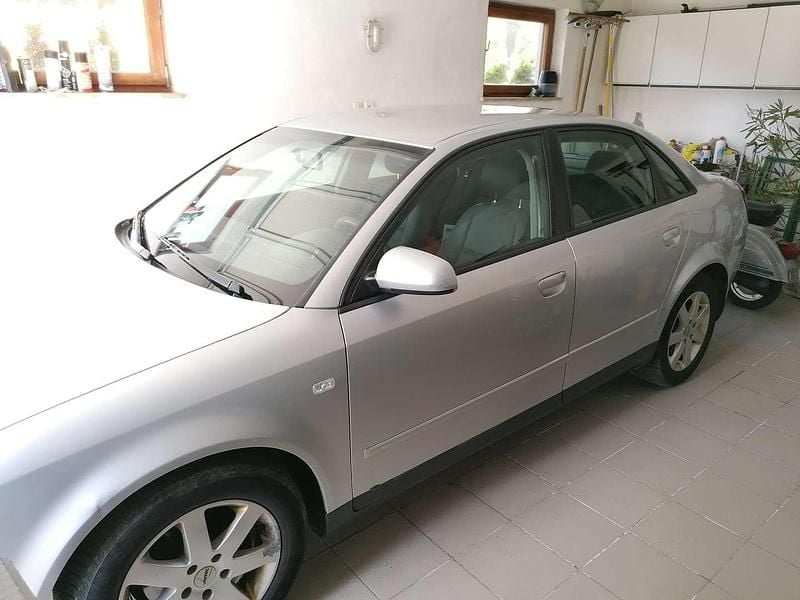 Gebraucht Audi A4 101 PS (74 kW) 2003 Silber Limousine