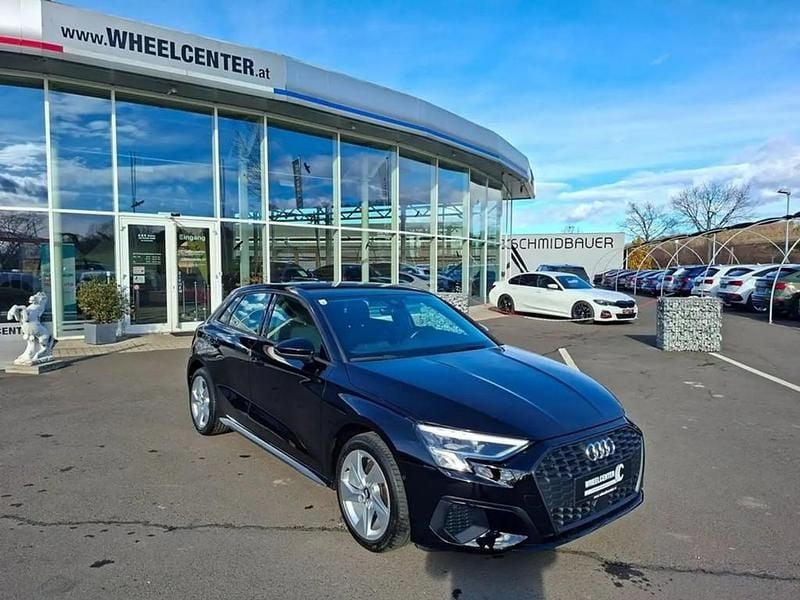 Gebraucht Audi A3 Sportback Ambiente 110 PS (80 kW) 2020 Schwarz Kleinwagen