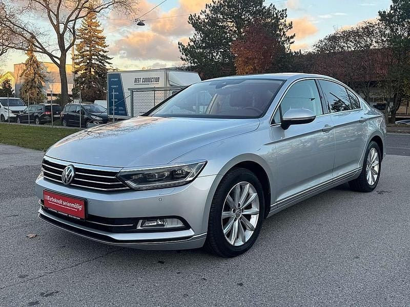 Silber Gebraucht 2018 VW Passat Highline Limousine | € 19.990 (Fairer Preis) - Bild 1/4