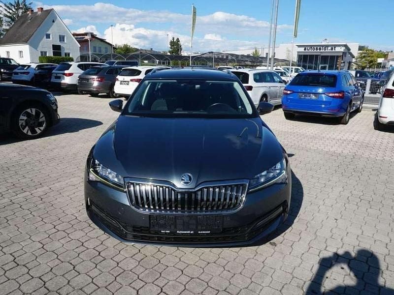Gebraucht Skoda Superb Ambition 122 PS (89 kW) 2021 Grau Kombi
