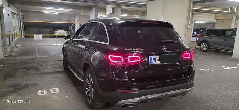 Schwarz Gebraucht 2019 Mercedes GLC200 SUV | € 26.900 (Fairer Preis) - Bild 1/4