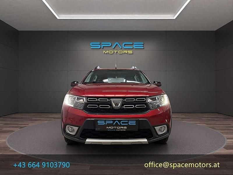 Gebraucht Dacia Sandero Ambiance 90 PS (66 kW) 2019 Rot Kleinwagen