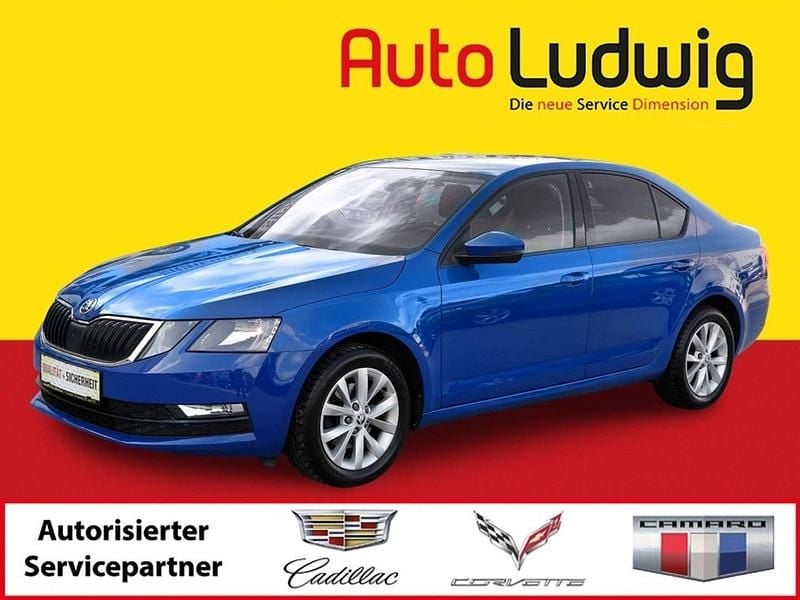 Blau Gebraucht 2018 Skoda Octavia Ambition Limousine | € 12.880 (Guter Preis) - Bild 1/4