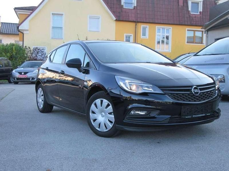 Blau Gebraucht 2018 Opel Astra Limousine | € 10.850 (Guter Preis) - Bild 1/4