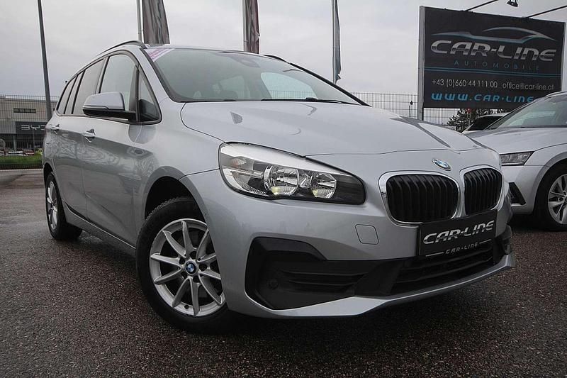 Silber Gebraucht 2018 BMW 218 Advantage Kombi | € 18.990 - Bild 1/4