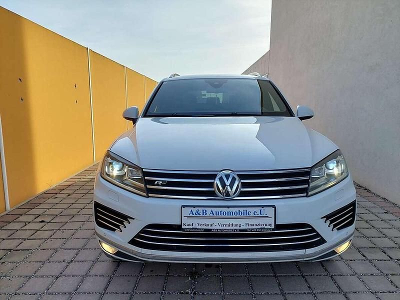 Gebraucht VW Touareg Sport 204 PS (150 kW) 2016 Weiß SUV