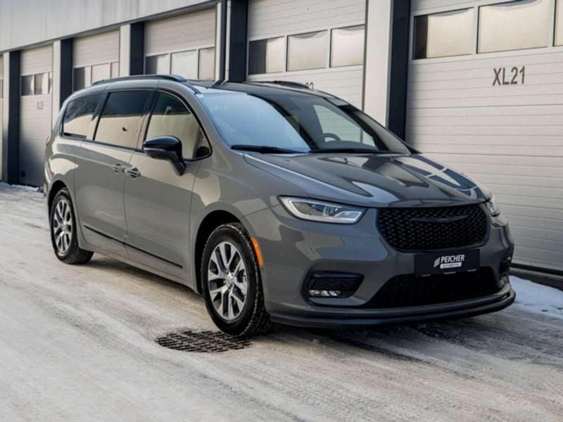 Gebraucht Chrysler Pacifica 264 PS (194 kW) 2024 Grau Van