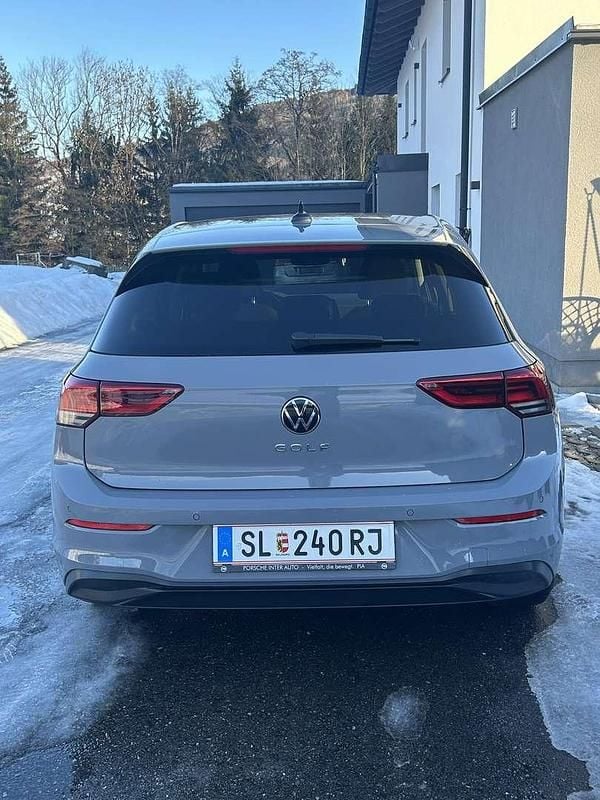 Gebraucht VW Golf VIII Life 110 PS (80 kW) 2023 Limousine