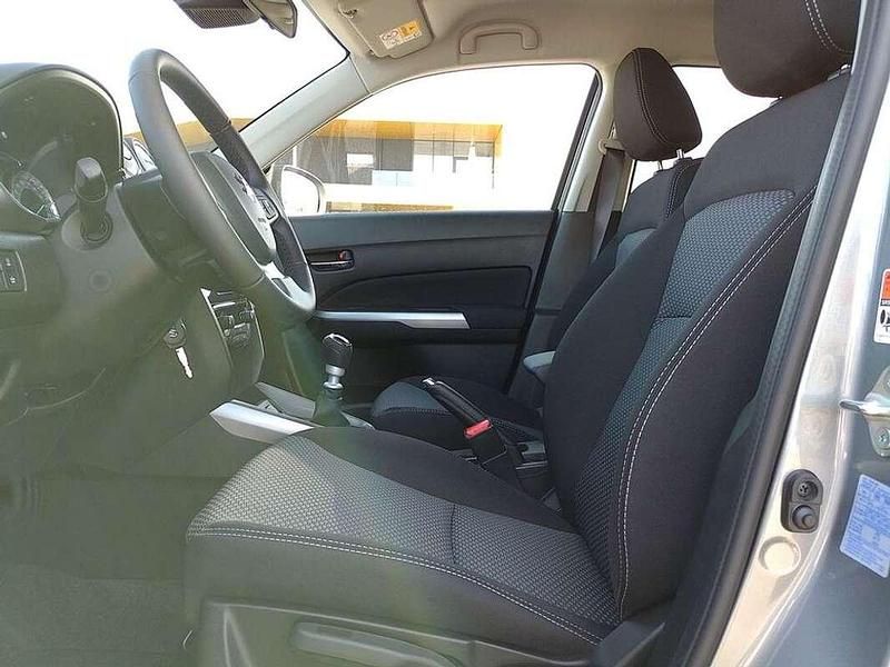 Gebraucht Suzuki Vitara 129 PS (94 kW) 2022 Grau SUV