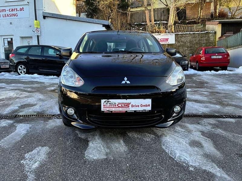Gebraucht Mitsubishi Space Star Basis 71 PS (52 kW) 2014 Schwarz Kleinwagen
