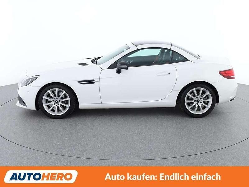 Gebraucht Mercedes SLC180 AMG line 156 PS (114 kW) 2018 Weiß Cabrio