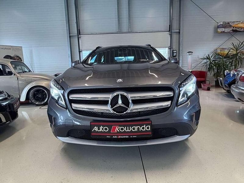 Gebraucht Mercedes GLA200 136 PS (100 kW) 2015 Grau SUV