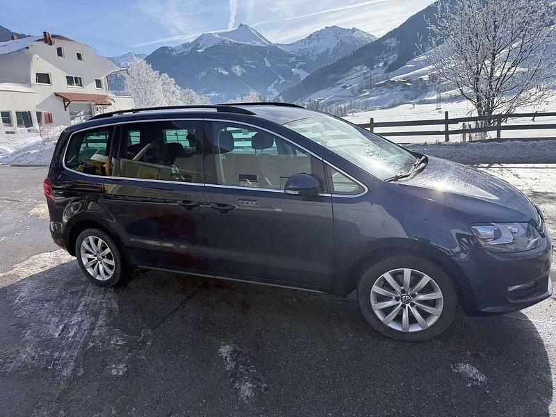Gebraucht VW Sharan 140 PS (102 kW) 2014 Blau Van / Kleinbus