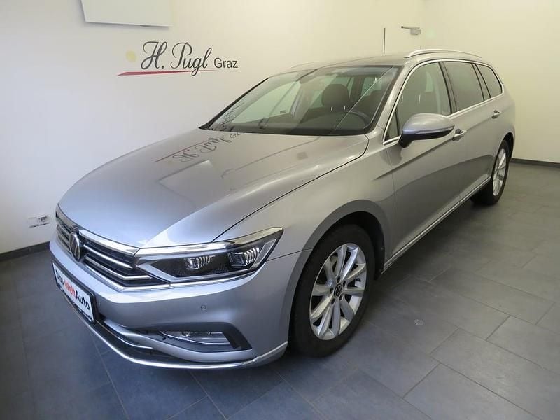 Gebraucht VW Passat Elegance 150 PS (110 kW) 2024 Silber Kombi