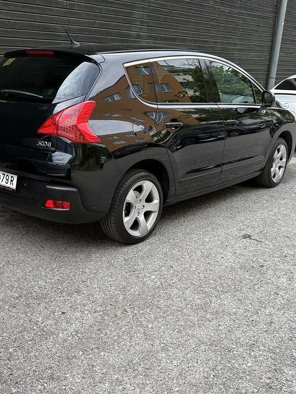 Gebraucht Peugeot 3008 111 PS (81 kW) 2012 Schwarz Limousine