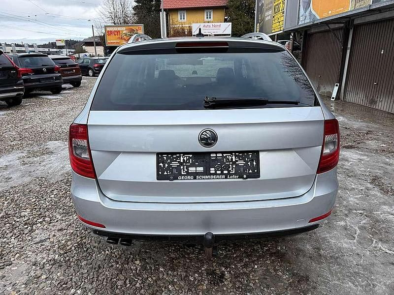 Gebraucht Skoda Superb Elegance 170 PS (125 kW) 2014 Grau Kombi