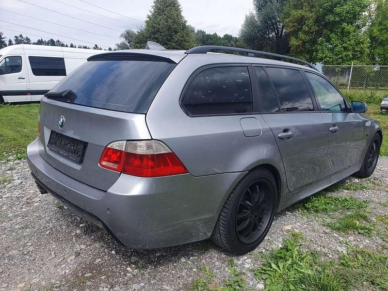 Gebraucht BMW 530 M Sport 218 PS (160 kW) 2004 Grau Kombi