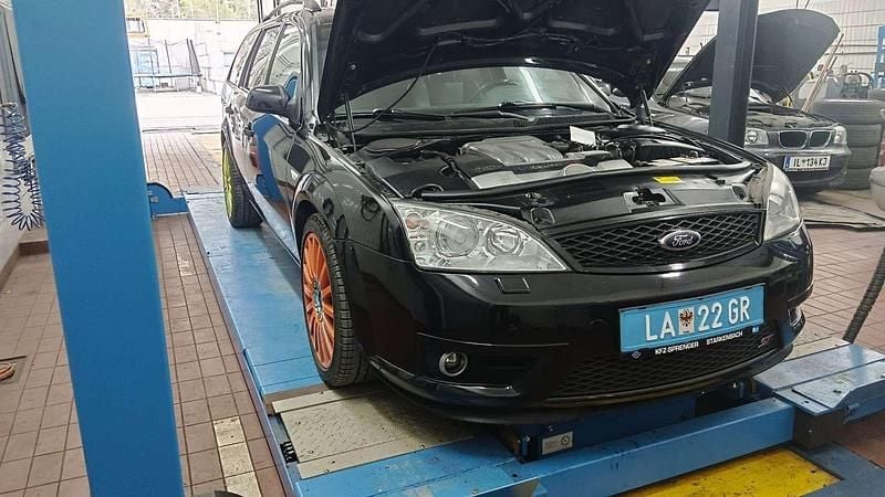 Gebraucht Ford Mondeo ST 226 PS (166 kW) 2002 Kombi