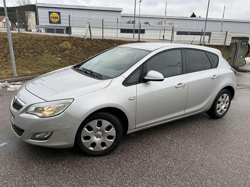 Gebraucht Opel Astra 101 PS (74 kW) 2010 Grau Kombi