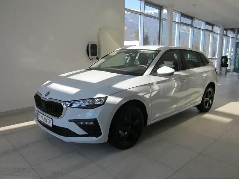 Weiss metallic Neu 2026 Skoda Scala Selection Kleinwagen | € 26.450 (Fairer Preis) - Bild 1/4