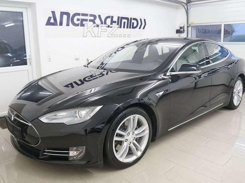 Schwarz Gebraucht 2015 Tesla Model S Kleinwagen | € 39.990 - Bild 1/4