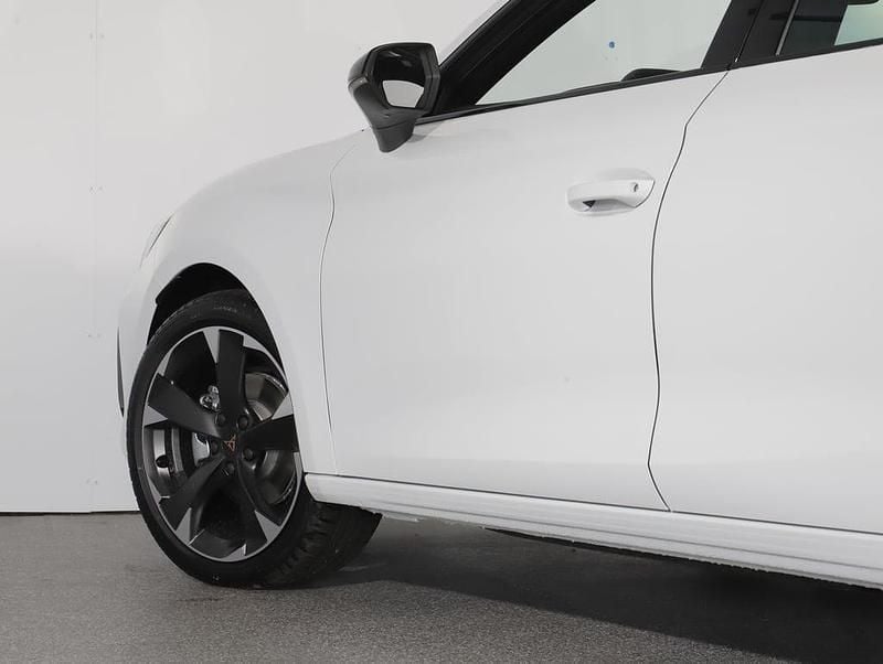 Gebraucht Cupra Leon 150 PS (110 kW) 2025 Weiss  metallic Limousine