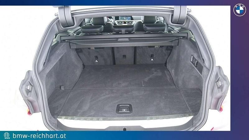 Gebraucht BMW 330e Efficient Dynamics 292 PS (214 kW) 2021 Mineralweiß Kombi