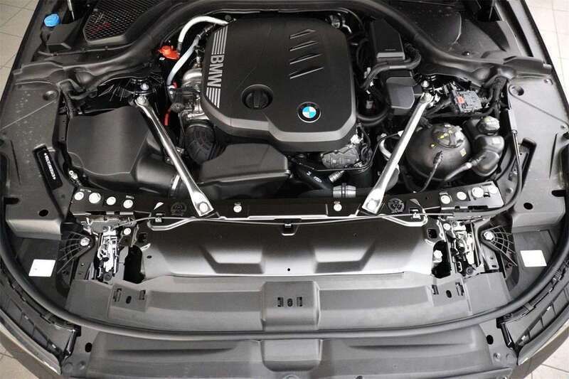 Gebraucht BMW 520 Efficient Dynamics 197 PS (144 kW) 2024 Saphirschwarz Limousine