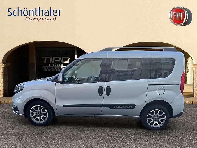 Gebraucht Fiat Doblò Trekking 120 PS (88 kW) 2022 Silber Van / Kleinbus