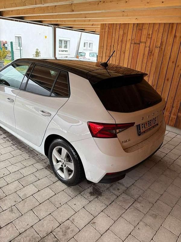 Gebraucht Skoda Fabia Ambition 95 PS (69 kW) 2022 Weiß Kleinwagen