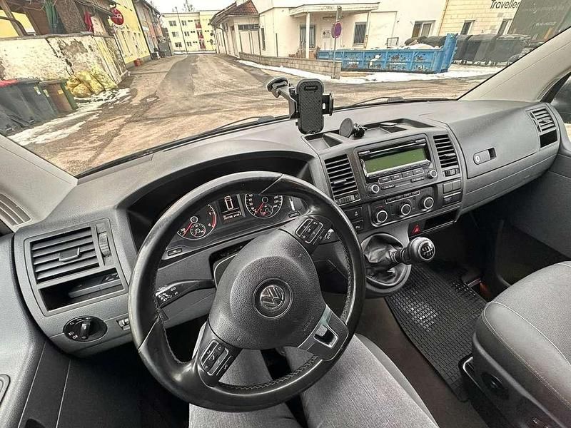 Gebraucht VW Multivan Startline 140 PS (102 kW) 2011 Schwarz Van