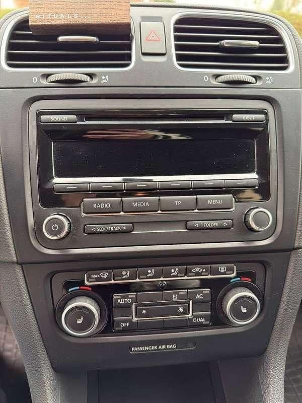 Gebraucht VW Golf VI 105 PS (77 kW) 2011 Schwarz Kleinwagen