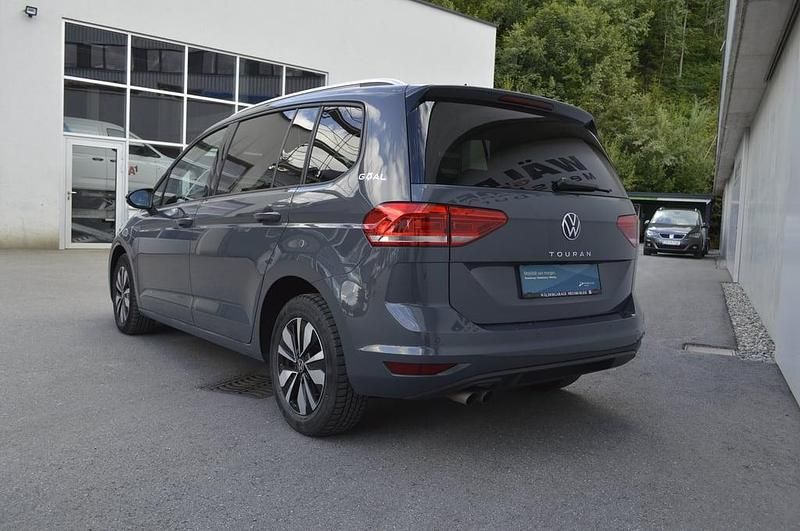 Gebraucht VW Touran Comfortline 150 PS (110 kW) 2024 Mittelgrau  metallic Van / Kleinbus