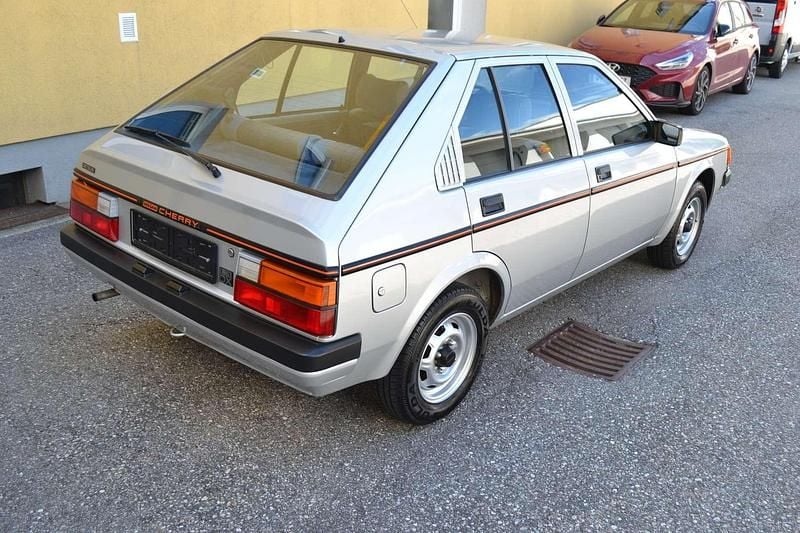 Gebraucht Nissan Cherry 60 PS (44 kW) 1983 Silber Limousine