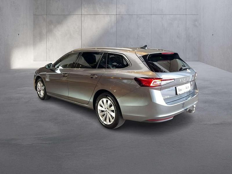 Gebraucht Skoda Superb Selection 150 PS (110 kW) 2025 Mittelgrau  metallic Kombi