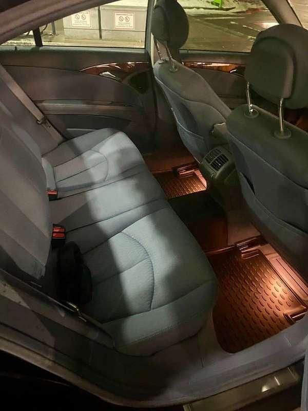 Gebraucht Mercedes E220 Elegance 150 PS (110 kW) 2003 Blau Limousine