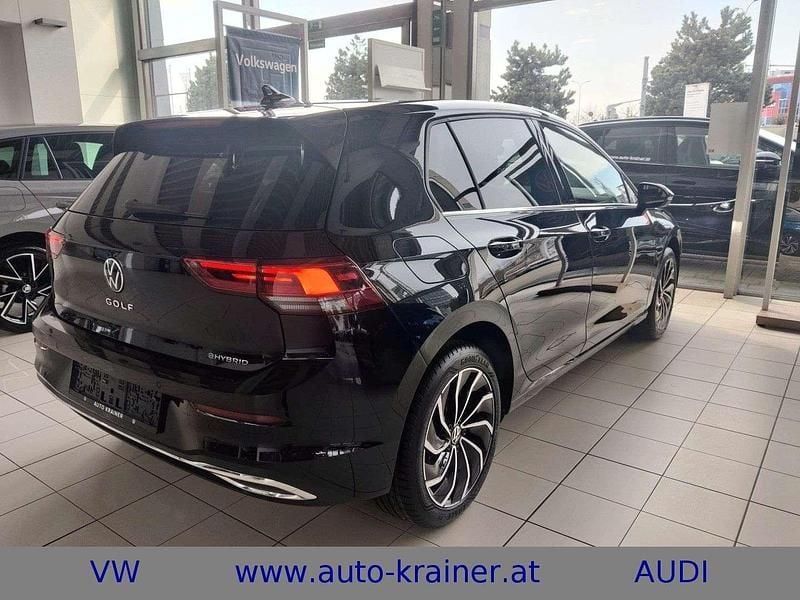 Gebraucht VW Golf VIII Style 150 PS (110 kW) 2023 Schwarz Limousine