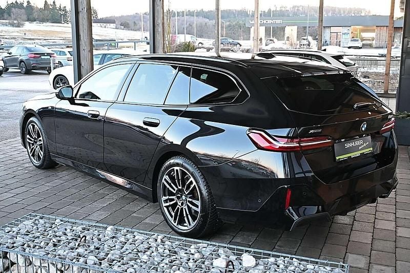 Gebraucht BMW 520 Comfort Edition 197 PS (144 kW) 2024 Schwarz Kombi