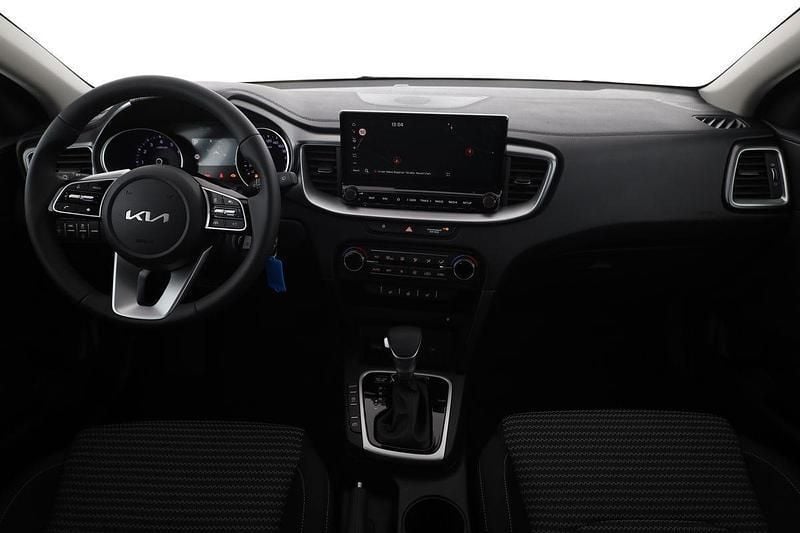 Neu Kia Ceed 140 PS (102 kW) 2025 Grau Kleinwagen