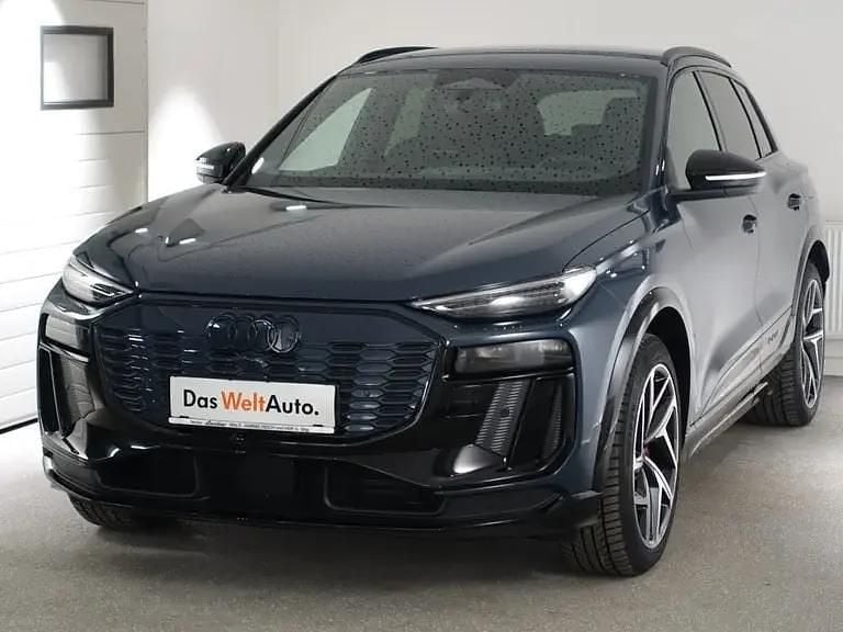 Gebraucht Audi Q6 e-tron Business 284 kW (387 PS) 2025 Dunkelblau  metallic SUV