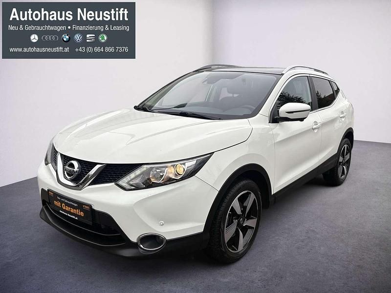 Weiß Gebraucht 2016 Nissan Qashqai N-Connecta SUV | € 14.780 (Fairer Preis) - Bild 1/4