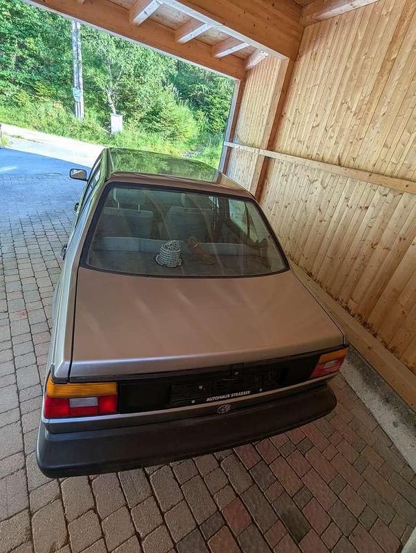 Gebraucht VW Jetta 69 PS (50 kW) 1990 Silber Limousine