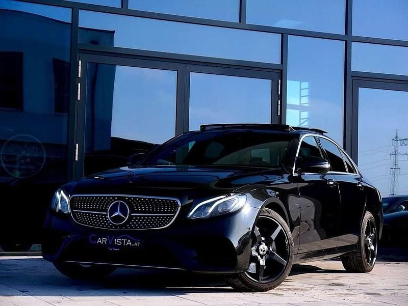 Schwarz Gebraucht 2019 Mercedes E300 AMG line Limousine | € 29.890 (Guter Preis) - Bild 1/4