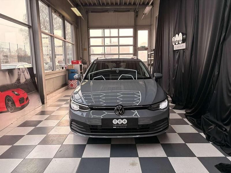 Gebraucht VW Golf VIII Life 116 PS (85 kW) 2021 Grau Kombi