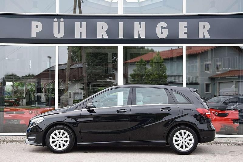 Gebraucht Mercedes B180 Style 109 PS (80 kW) 2017 Schwarz Van / Kleinbus