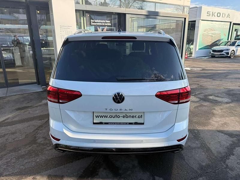 Neu VW Touran R-line 150 PS (110 kW) 2025 Weiß Van / Kleinbus