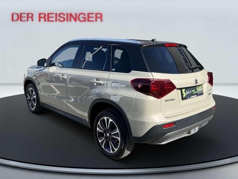 Gebraucht Suzuki Vitara 129 PS (94 kW) 2022 Beige SUV