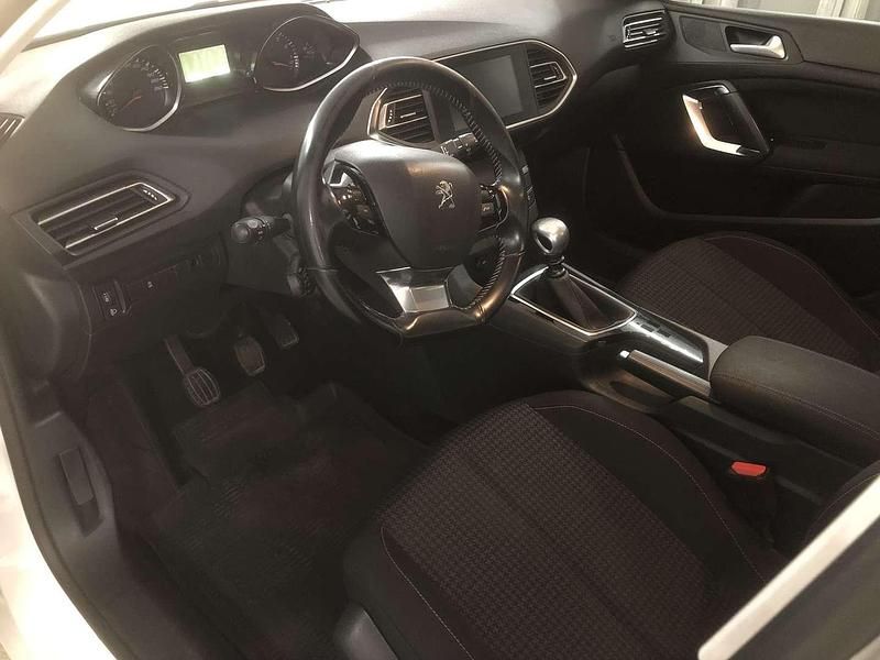 Gebraucht Peugeot 308 SW Access 110 PS (80 kW) 2019 Weiß Kombi